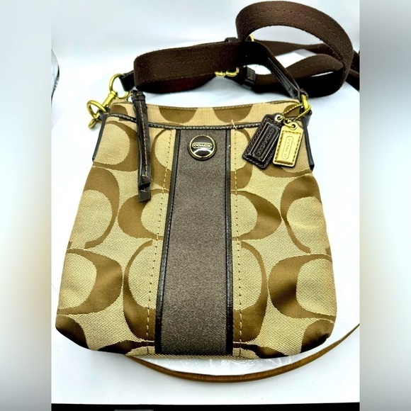 Coach Handbags - Coach Signature Brown Crossbody Swingpack Messenger Purse Canvas Lightweight Zip